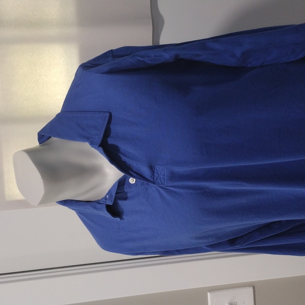 Lands End mens blue cotton long sleeve shirt. Large